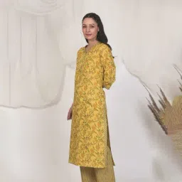 Akiso Gulkari V Nech Kurta With Taggai In Yellow Print-picture-8