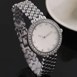 HAUTE SAUCE by Campus Sutra Women Embellished Dial & Stainless Steel Bracelet Style Straps Analogue Watch-41