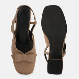 DROP BOLD Block Pumps with Bows image 2