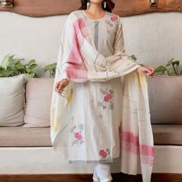 Skylee Off-White Cotton Woven Pattern Kurta Pant Set With Dupatta-picture-3