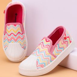Cute Walk by Babyhug Slip On Casual Shoes Chevron Print - Pink-image-46