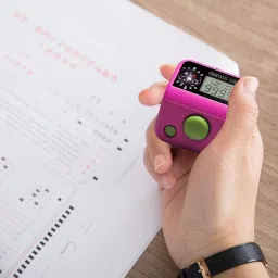 freshdcart Digital Tally Counter Finger Ring with LCD Screen Tally Counter Knitting, Sports Digital Tally Counter image 2