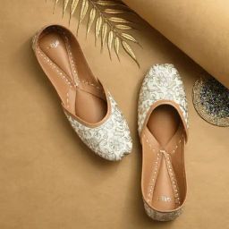 Styli Women's Golden Ethnic Juttis-image-63