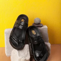 ID Men's Black Toe Ring Sandals-image-23