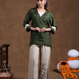 Phulkari Forever Floral Embroidered V Neck Phulkari Tunic & Trouser-picture-55