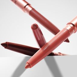 Makeup Revolution London Pout Bomb Plumping Lip Liner 0.2 g -Chauffeur Nude-10