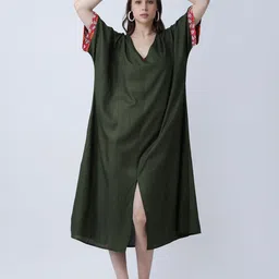 Qurvii Women V-Neck Batwing Sleeve A-Line Midi Oversized Dresses-image-44