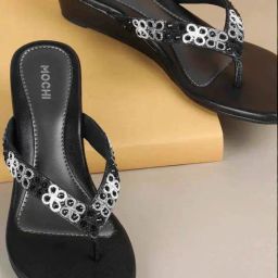 Mochi Women's Black Thong Wedges-image-18