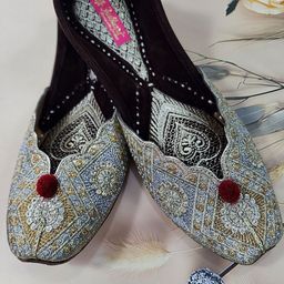 Fulkari Women Embellished Ethnic Mojaris Flats-picture-37