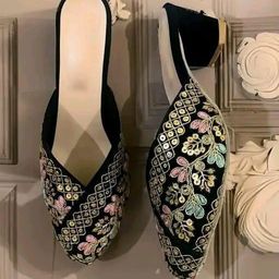 Trendy Juttis & Mojaris-image-19