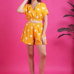 Qurvii Printed V Neck Top With Shorts Co-Ords Set image 3