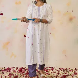 Indo Era Women Ethnic Motifs Embroidered Thread Work Floral Kurta-picture-22