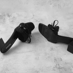 Mochi Block Heel Sandals with Bows-7