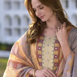 SHREE LAXMINARAYAN EXPORT Women Printed Kurta with Trousers & With Dupatta image 3