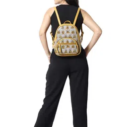 Sacci Mucci Women Backpack-44