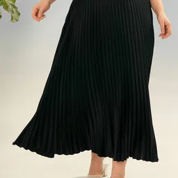 SASSAFRAS Curve Pleated A-Line Maxi Skirt-image-44