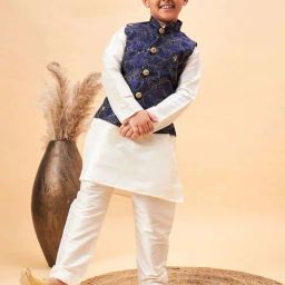 VASTRAMAY Boys Navy & Cream Embroidery Full Sleeves Kurta Sets-image-90