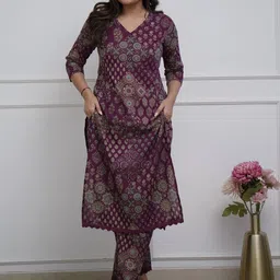 DIVASTRI Women Floral Printed Regular Kurta with Palazzos-12