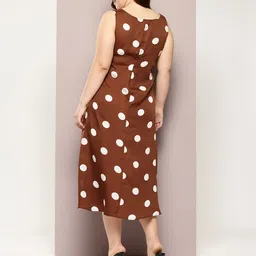 Qurvii+ Plus Size Polka Dot Print Crepe A-Line Midi Dress image 4