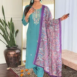 Lilots Floral Embroidered Straight Chanderi Silk Kurta With Trousers And Dupatta-image-37