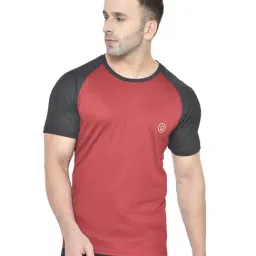Chkokko Red & Black Regular Fit Colour Block Sports T-Shirt-image-105