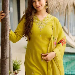 URMIR FASHION Women Floral Embroidered Regular Thread Work Kurta with Trousers & With Dupatta-picture-12