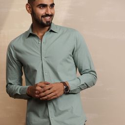 Uncluttered Closet Essential Spread Collar Cotton Standard Fit Shirt-picture-25
