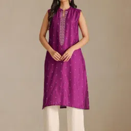 Soch Magenta Viscose Blend Embroidered Kurti With Unstitched Sleeves-picture-37