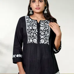 myplusfashion Floral Embroidered Chikankari Notch Neck Pure Cotton Chikankari Kurti-picture-16