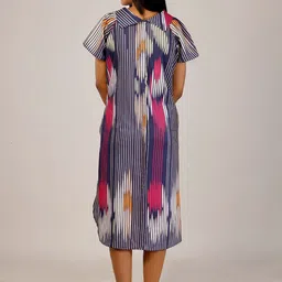Bunosilo Relaxed A- Line Tunic With Vertical Stripe Patterns image 2