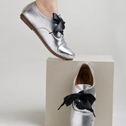 Shoetopia Bow Applique Detailed Metallic Oxford Shoes - Silver-image-68