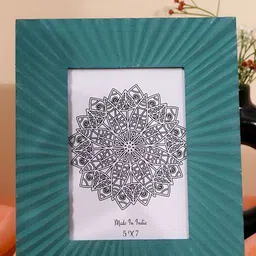 THREADVIBE LIVING Green & White Textured Wooden Table Photo Frame-10