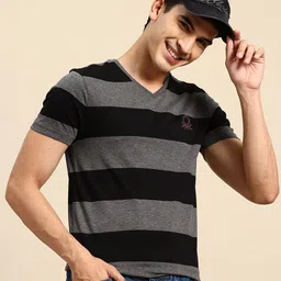 United Colors of Benetton Brand Logo Detail Horizontally Striped V-Neck T-shirt-picture-29
