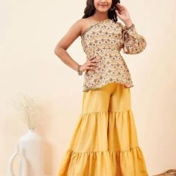 StyloBug Girls Yellow Printed Kurti Set-image-21