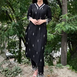 MOKOSH Women Geometric Embroidered Kurta with Trousers-image-53