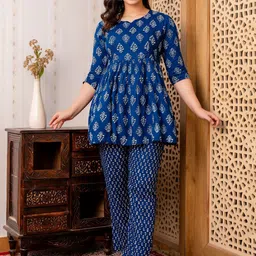 CELEBRAVO Women Floral Printed Regular Kurta with Pyjamas-picture-34