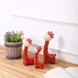 Tayhaa Red Ceramic Funky Giraffes - Set of 3-47