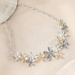 Sohi The Daisy Collar Necklace for Women-image-32
