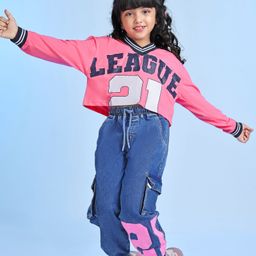 Ollington St. Cotton Knit Full Sleeves V-Neck Text Printed Top & Denim Joggers Set - Pink & Indigo-image-7
