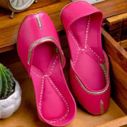 NR by Nidhi Rathi Women's Pink Ethnic Juttis-image-82