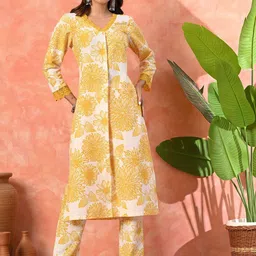 Sangria Floral Printed V-Neck Straight Kurta With Trousers-16