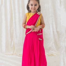 Tiber Taber Half Sleeves Foil Printed & Lace Embellished Saree Blouse Set With Brooch - Pink-picture-17