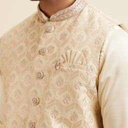 Manyavar Men Regular Sequinned Kurta and Pyjamas with Jacket image 2