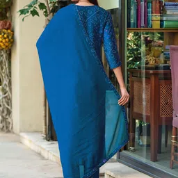 GoSriKi Women Bandhani Printed Kurta with Trousers & Dupatta image 2