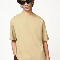Bewakoof Men Solid Round Neck Cotton Oversized T-shirt-image-90