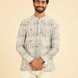 Manyavar Men Geometric Printed Mandarin Collar Short Kurta-picture-14