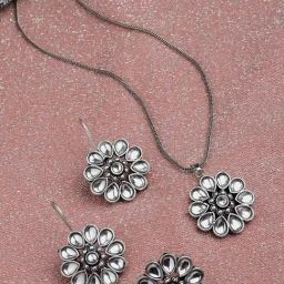 Panash Oxidized Kundan Studded Pendant Jewellery Set-image-34