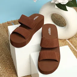 Truffle Collection Flatform Sandals-82