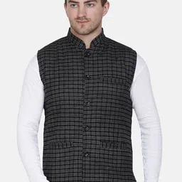 HAUTEMODA Men Hooded Geometric Printed Tailored Jacket-picture-20