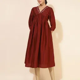 KALINI Women EmbroideredGotta Patti Floral Anarkali Kurta-image-52